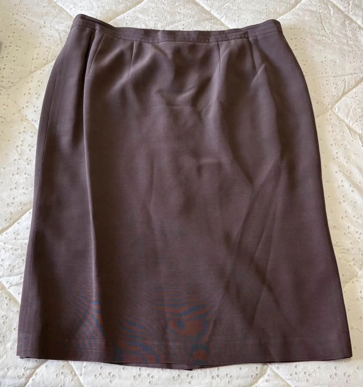 Women's Brown Lace Top and Skirt Suit Set - photo 3