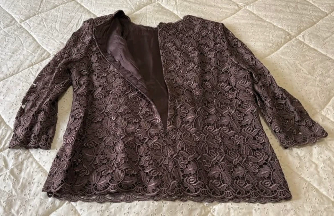 Women's Brown Lace Top and Skirt Suit Set - photo 4