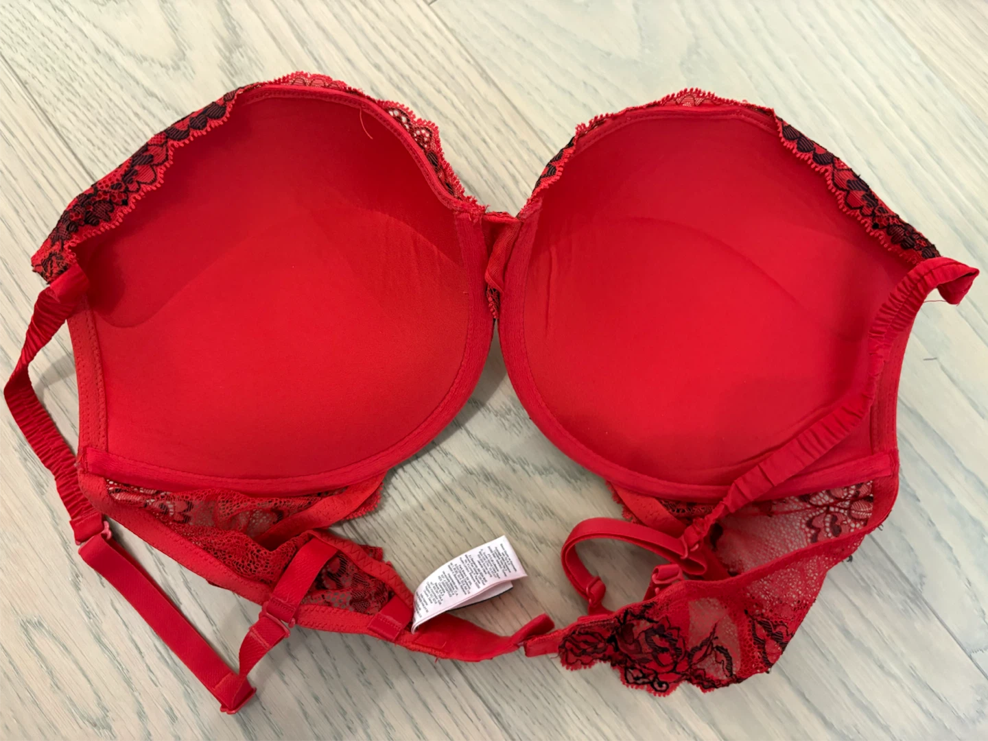 La Senza Red & Black Lace Bra - 36D - photo 2
