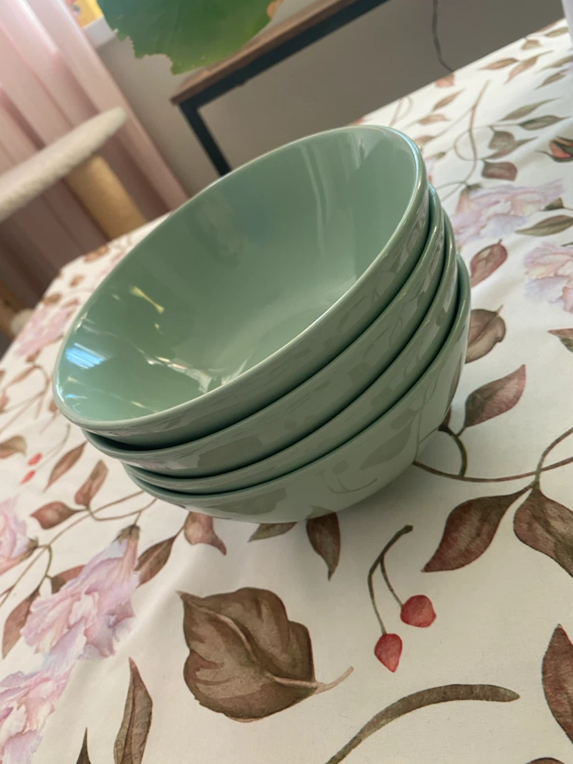 Set of 4 bowls