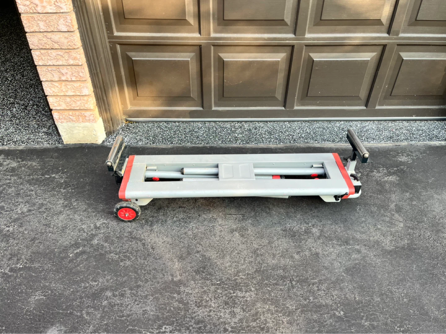 Milwaukee folding mitre saw stand