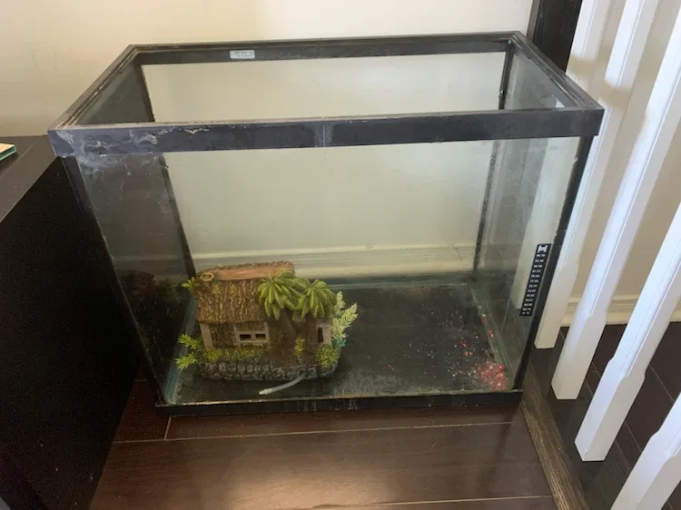 Glass tank