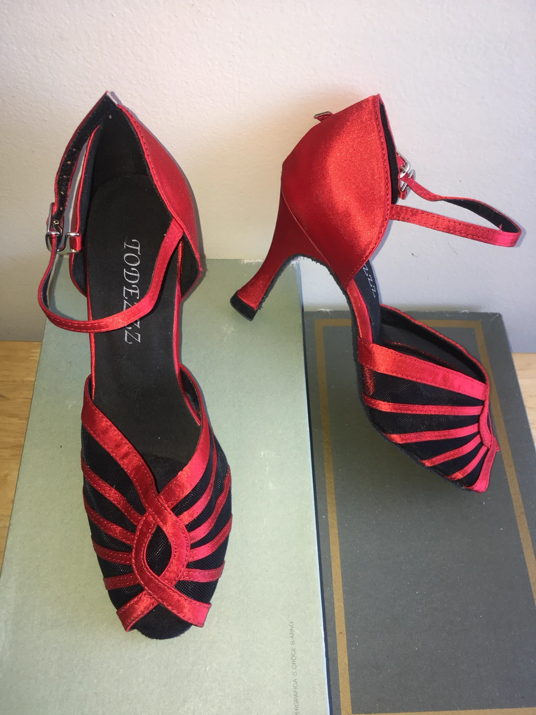 Todeco Red & Black Salsa Dance Shoes Size 8
