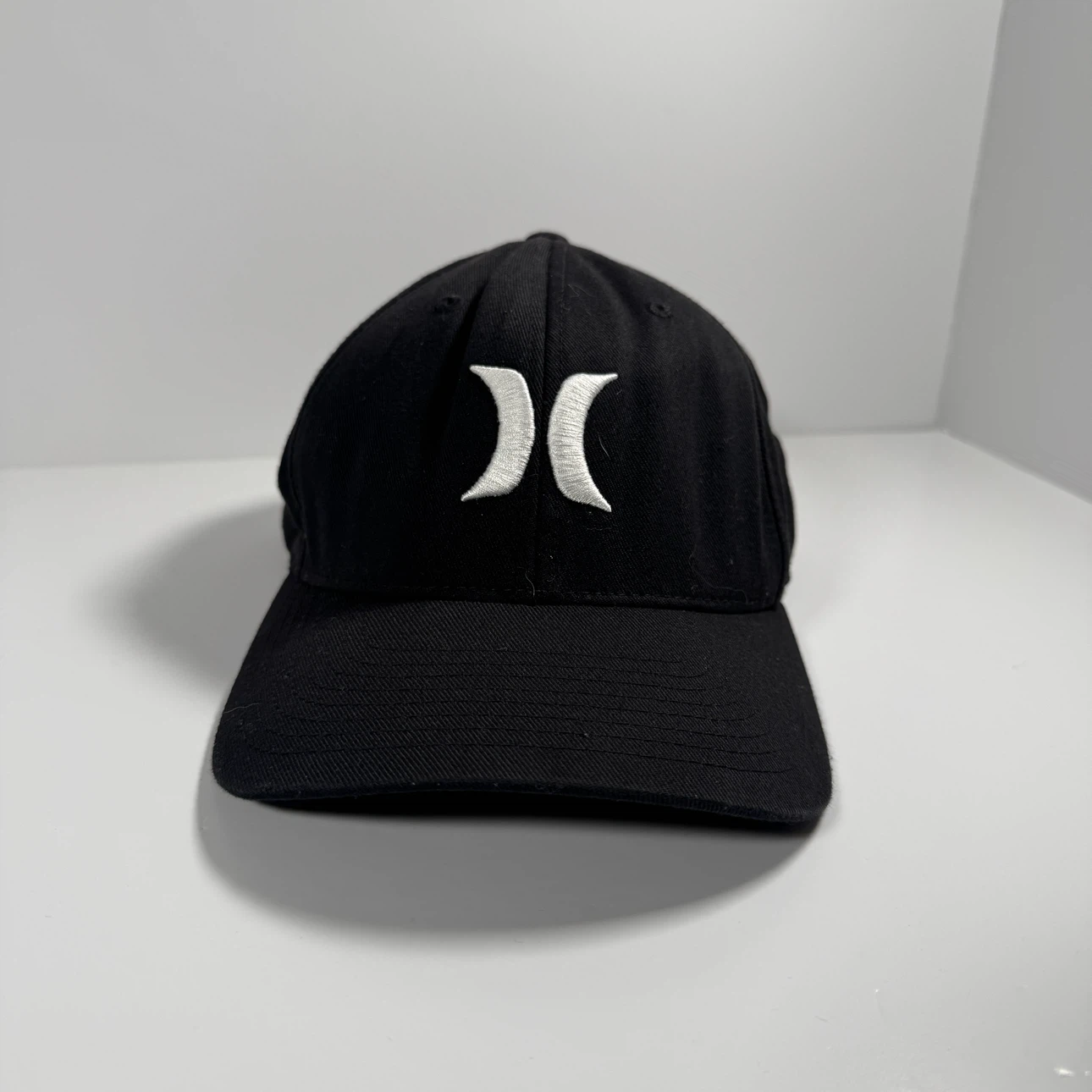Hurley Flexfit Baseball Hat Mens L-XL Black Embroidered Logo