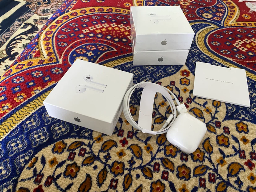 Apple AirPods with Charging Case - photo 2