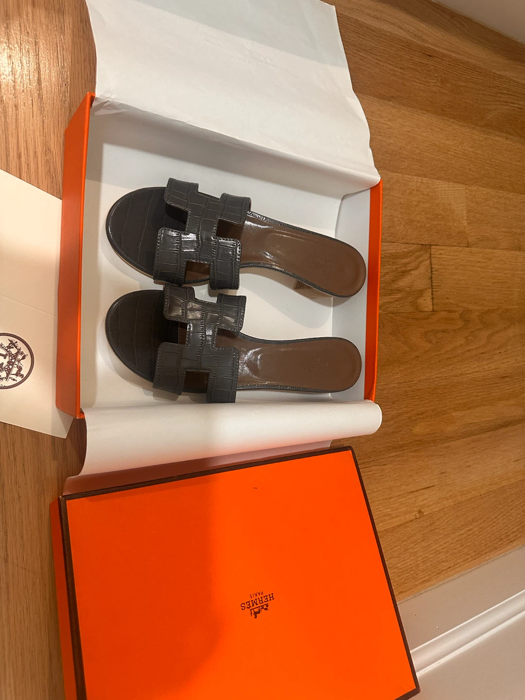 Hermès Grey Croc Embossed Leather 'H' Slides Sandals Size 39 - photo 5