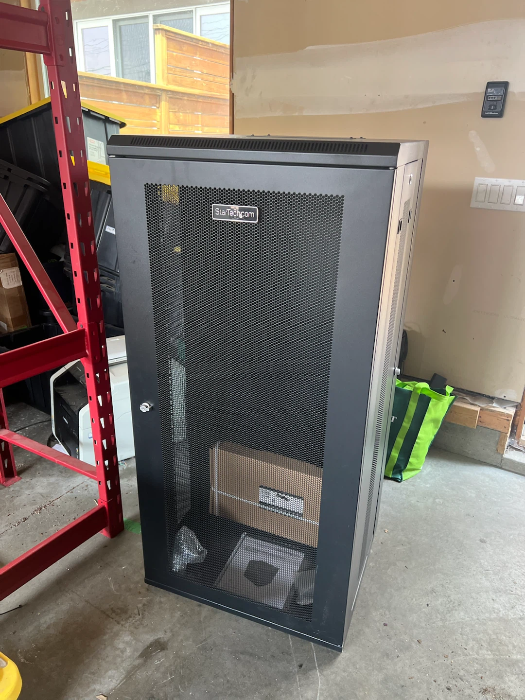 StarTech.com 26U Hinged Wall Mount Rack