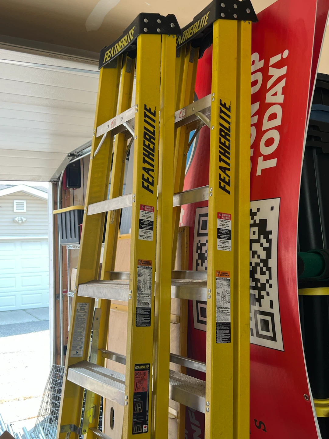 Featherlite Fiberglass Step Ladder