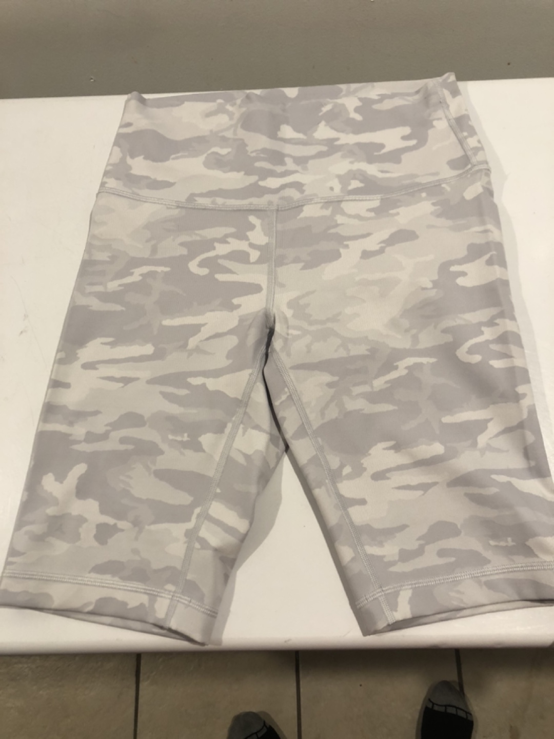 Lululemon Shorts Size 8 Camo