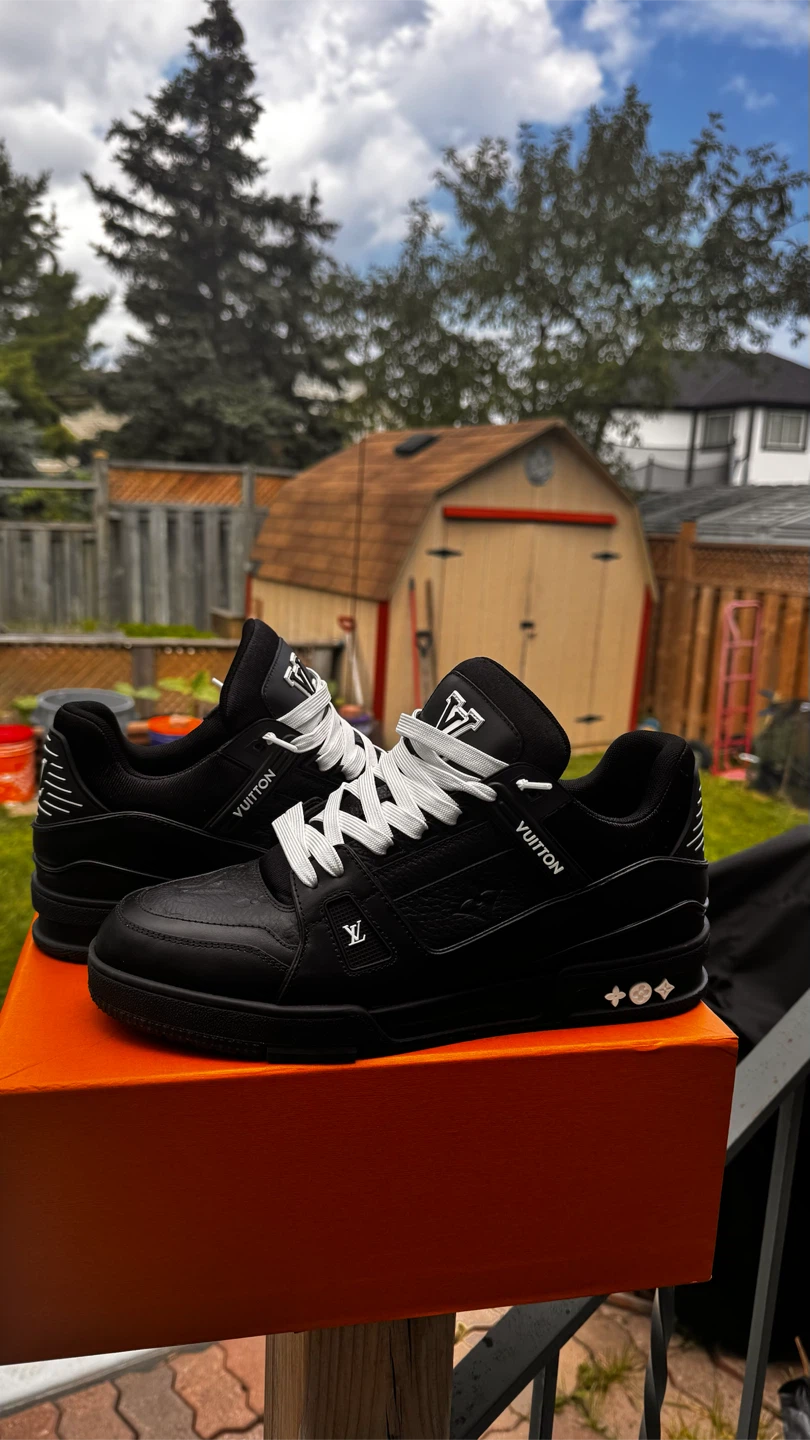Louis Vuitton Men's Black Leather Sneakers