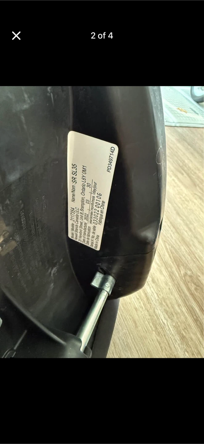 Graco Infant Car Seat + base - photo 3