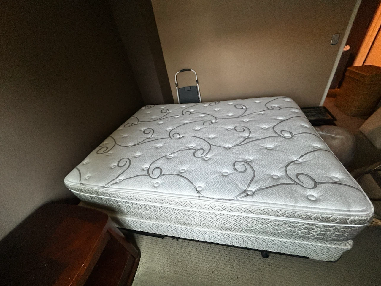 2 - Sealy Posturepedic DS Latitude Eurotop Firm Mattress sets - photo 2