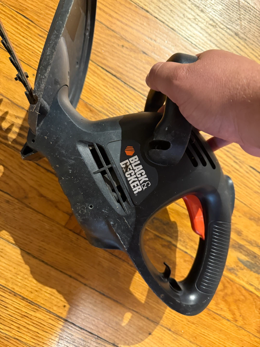 Black & Decker 16" Hedge Trimmer - photo 3