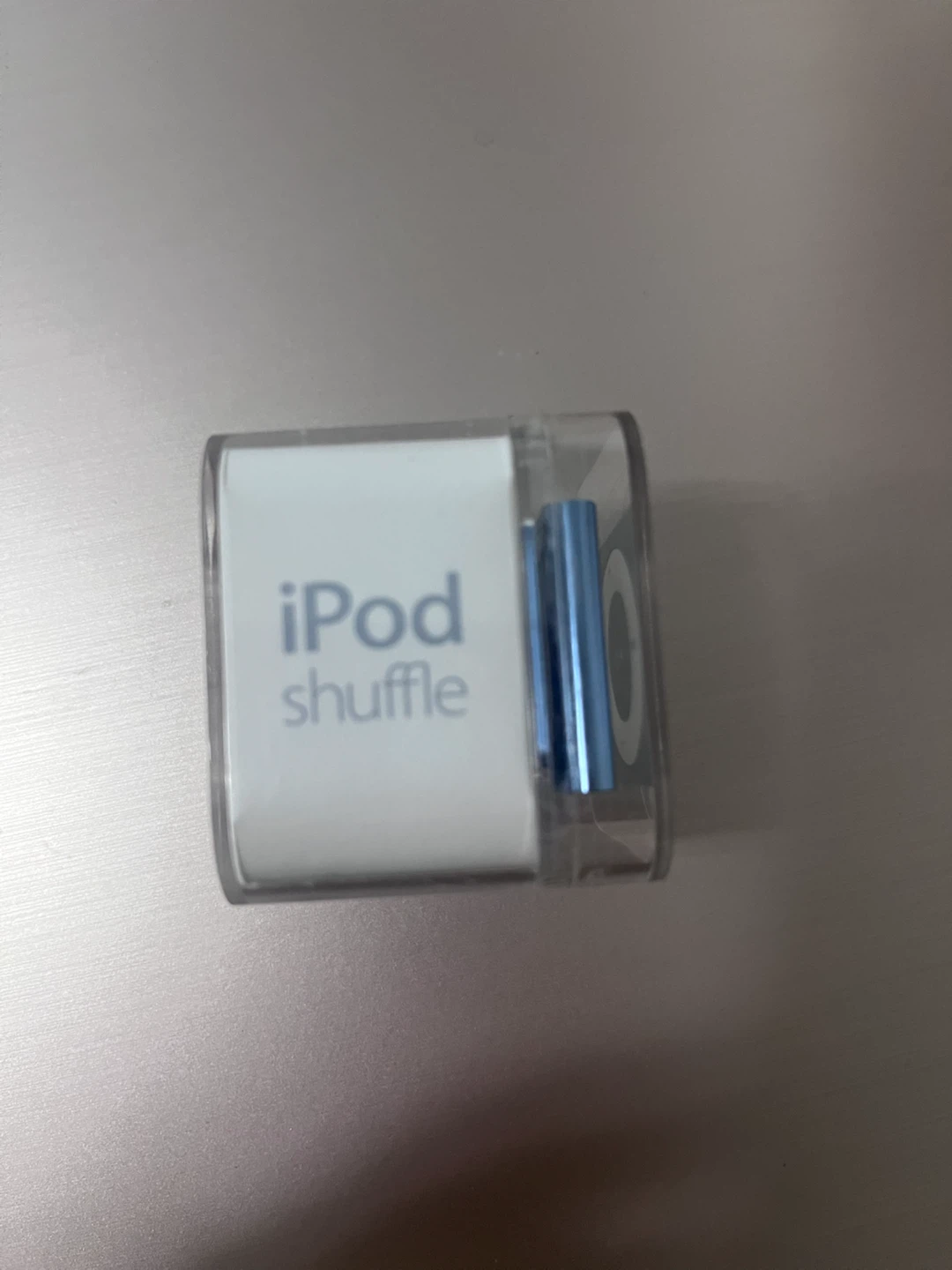 Apple iPod Shuffle 2GB Blue - photo 2