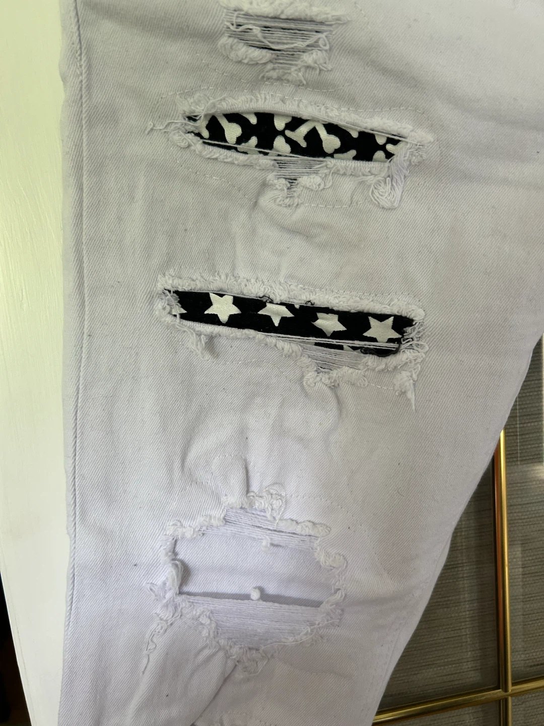 MLAB White Distressed Jeans with Patches Size 32 - photo 3