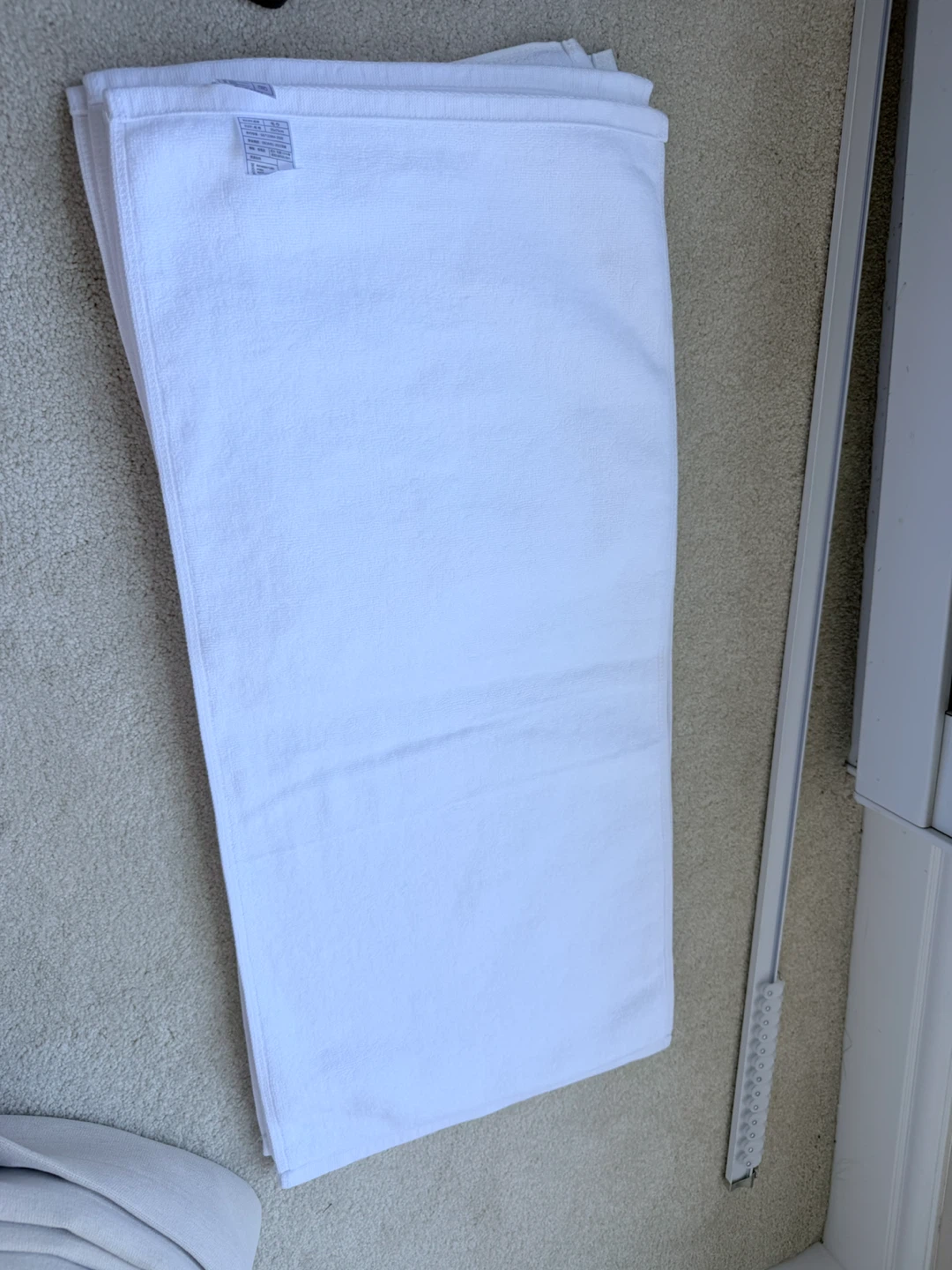 White Bath Towel - photo 3