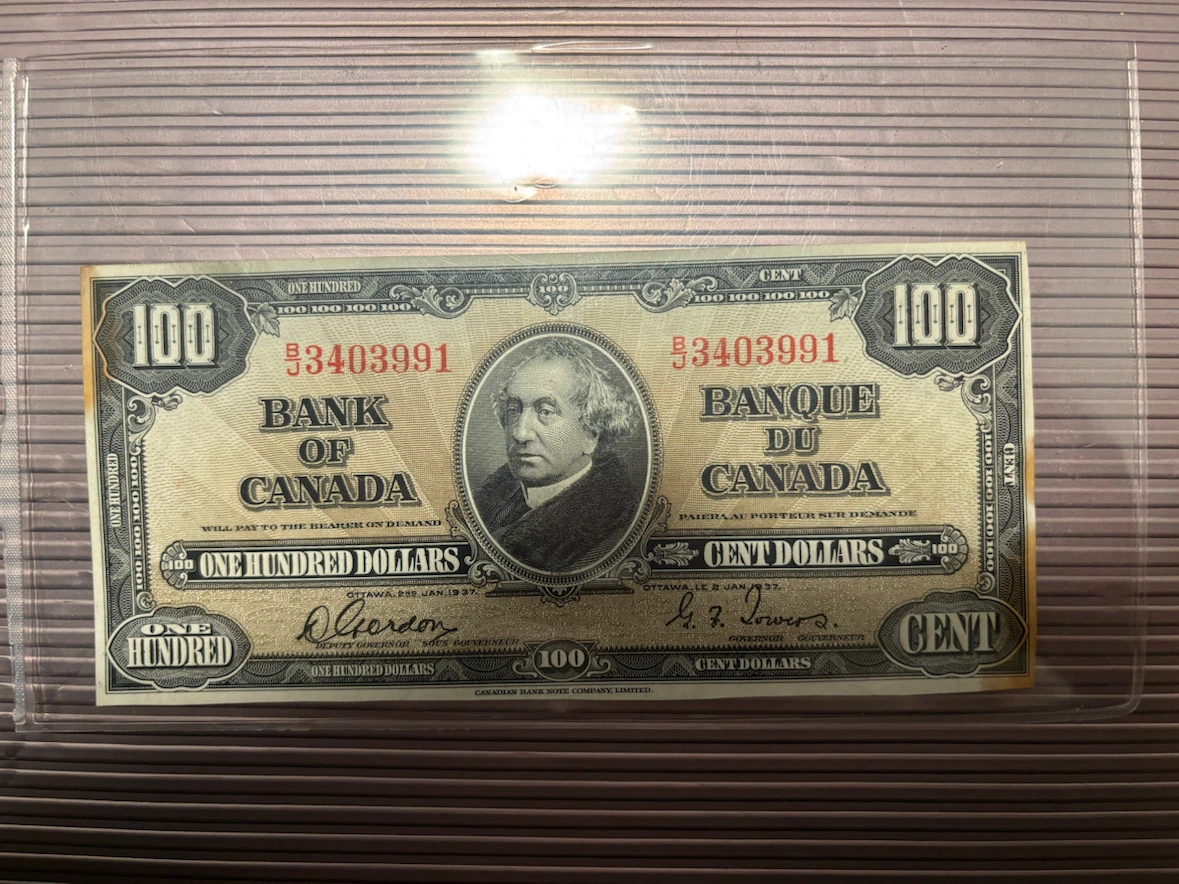 Bank of Canada 100 Dollar Bill