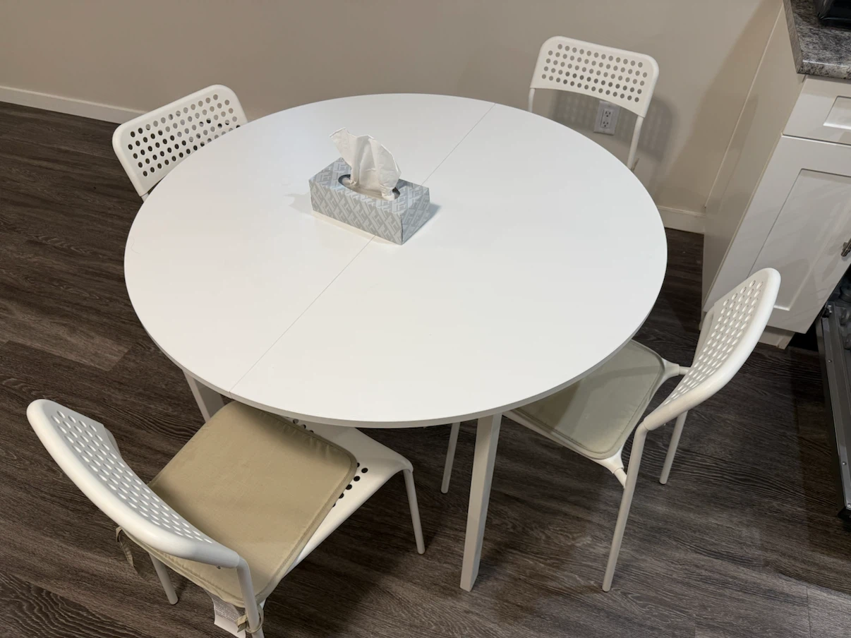 Table + Chair Final move out sale PICK UP TODAY