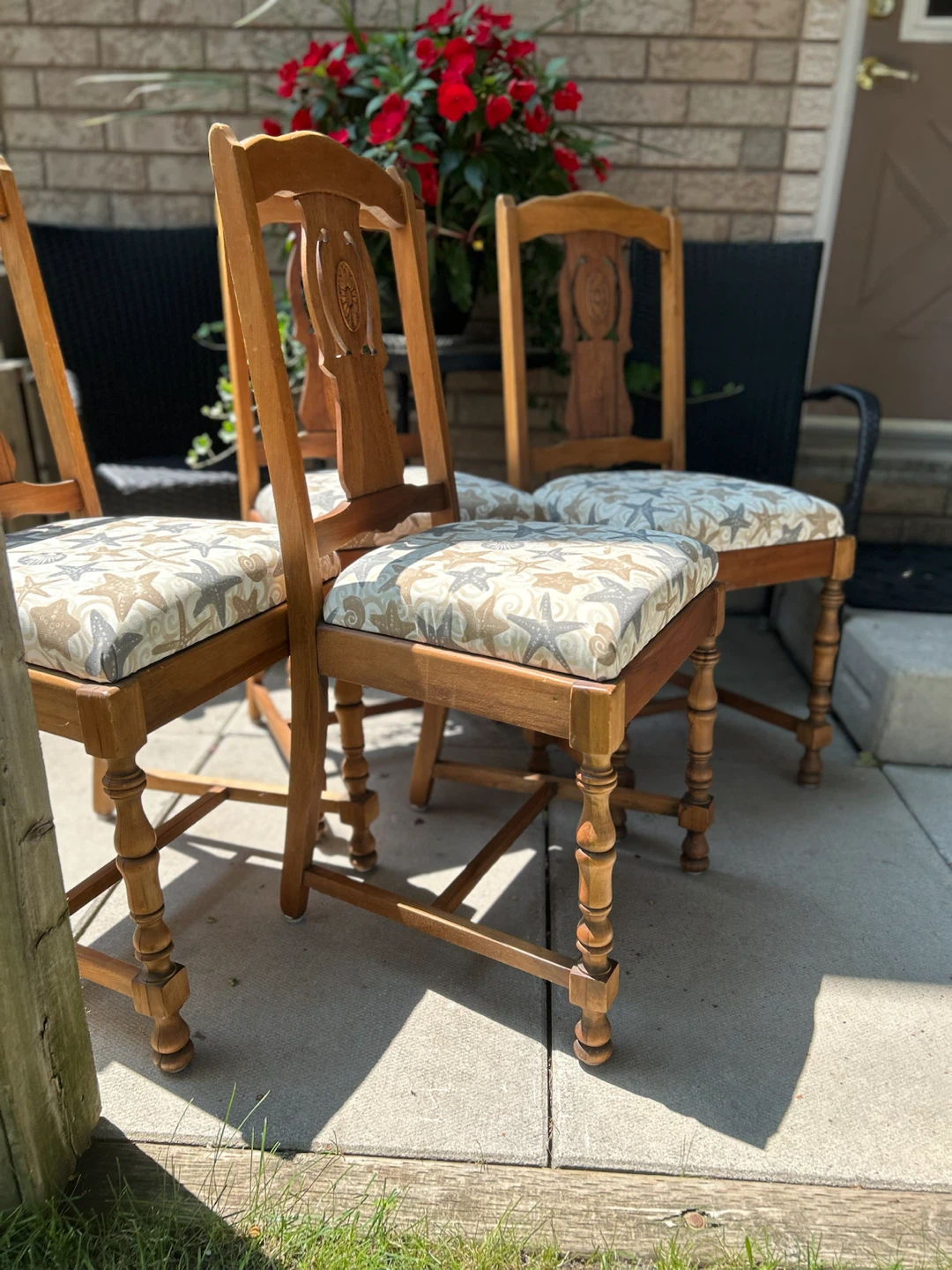 Set of 4 Antique Wood Dining Chairs - photo 2