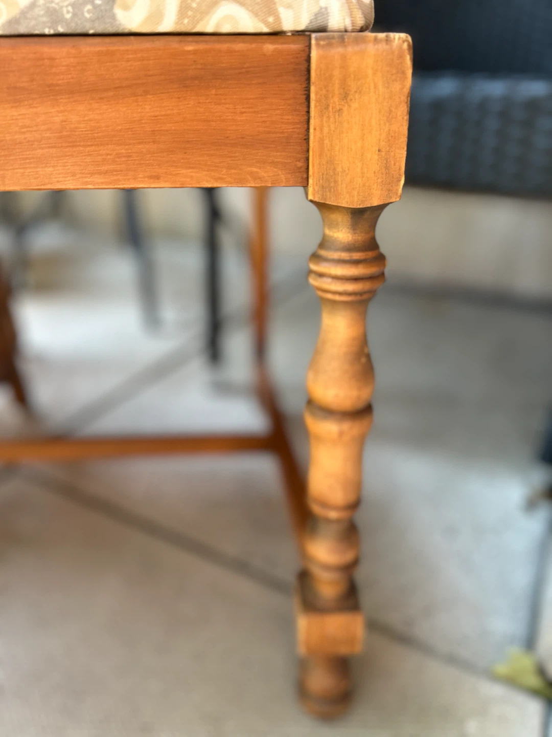 Set of 4 Antique Wood Dining Chairs - photo 3
