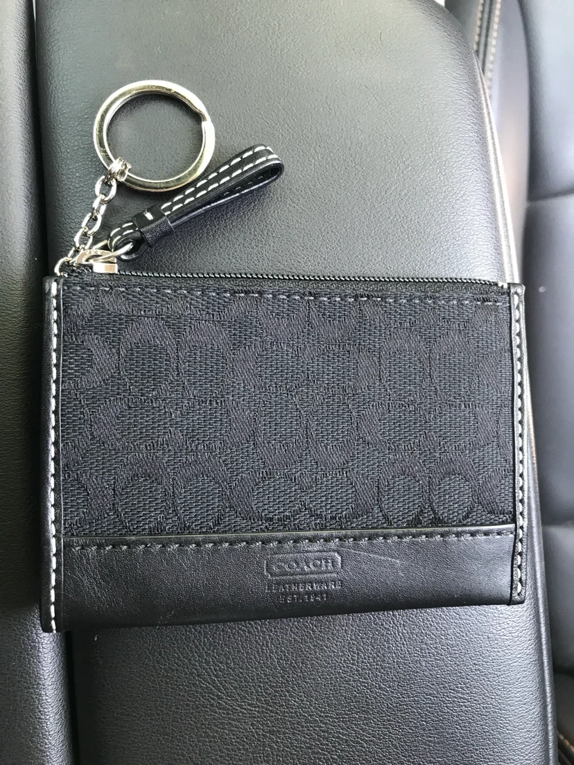 Black Coach Signature C Zip Card Holder Keychain Black