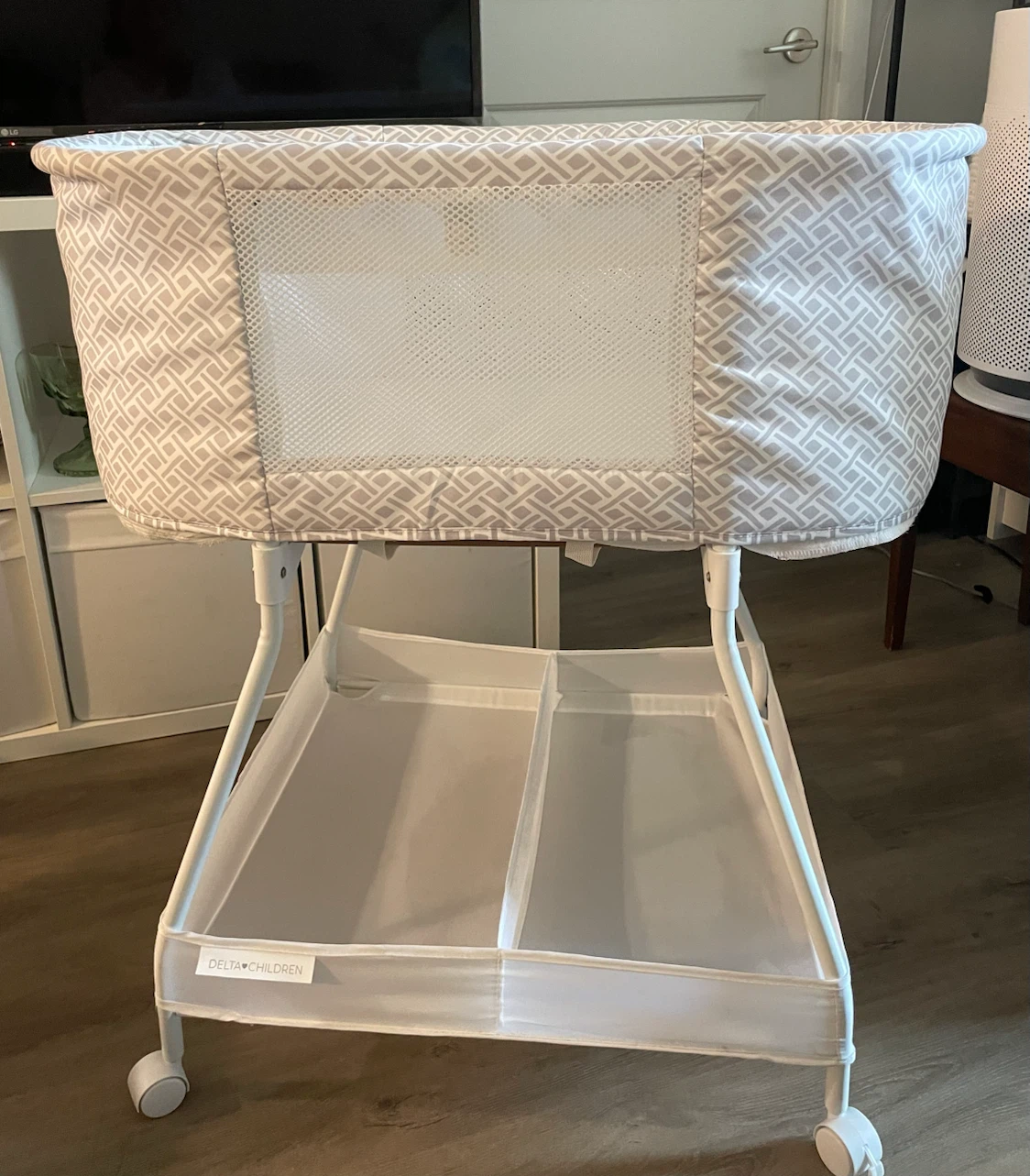 Delta Children Bassinet - photo 2