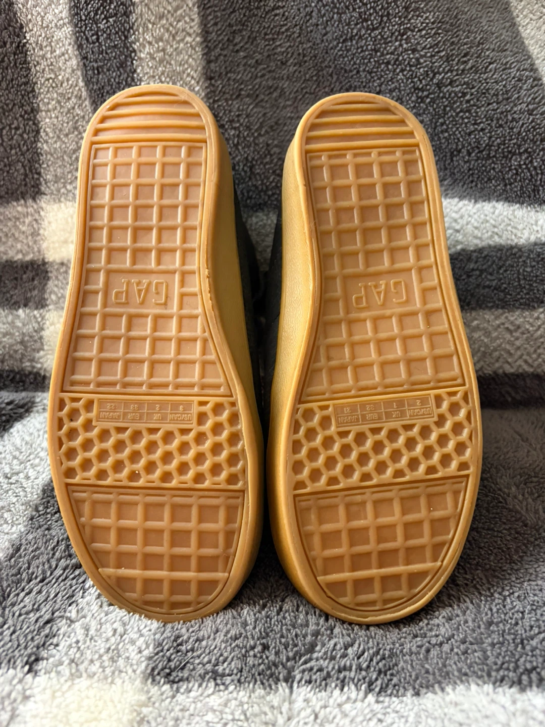 GAP Suede Hiker Boots - Toddler Size 3 (US) - photo 2