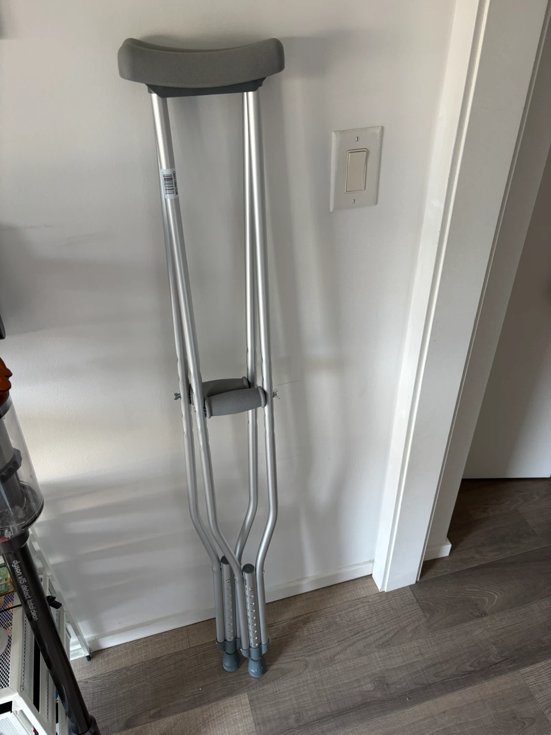 Brand new Adjustable Aluminum Crutches for Adult