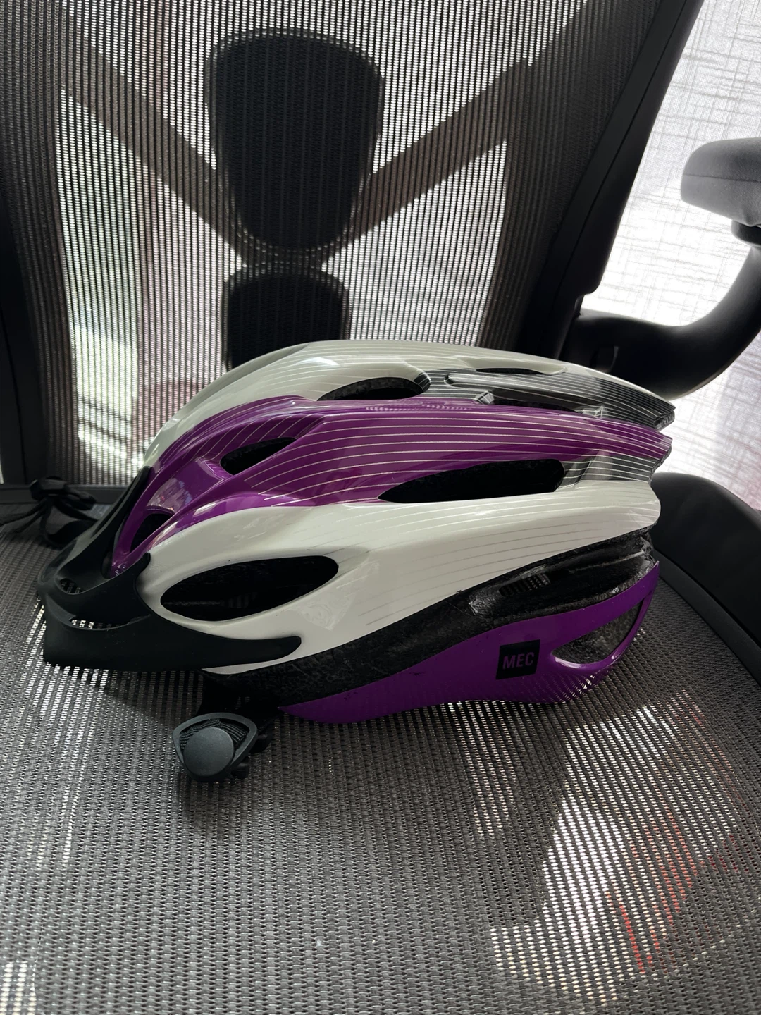 MEC Bicycle Helmet - size L/XL - photo 2