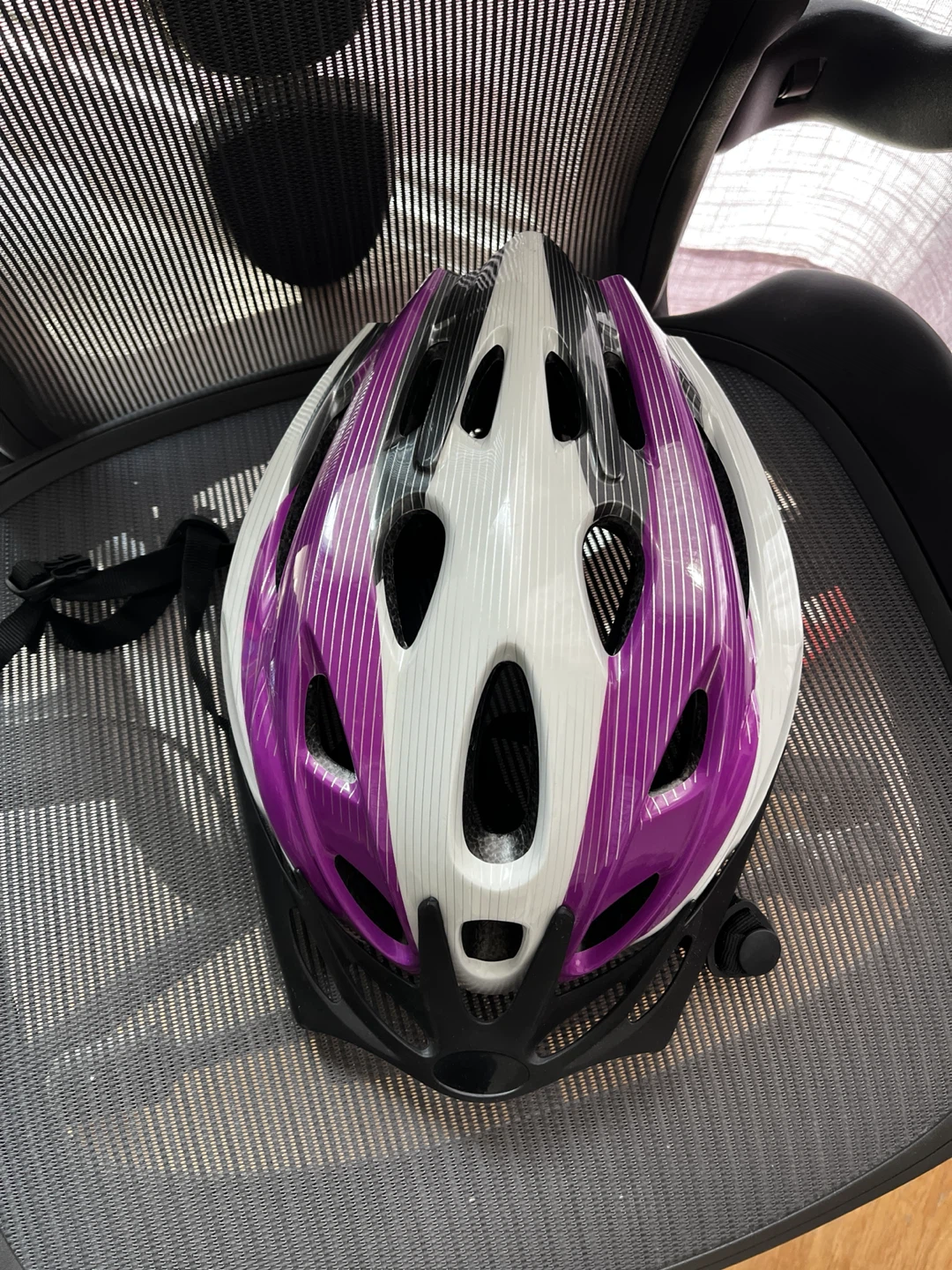 MEC Bicycle Helmet - size L/XL - photo 4
