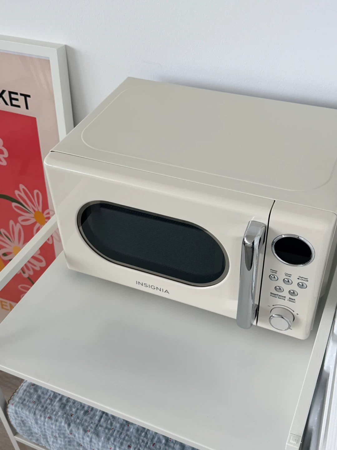 🍿 INSIGNIA Retro Microwave