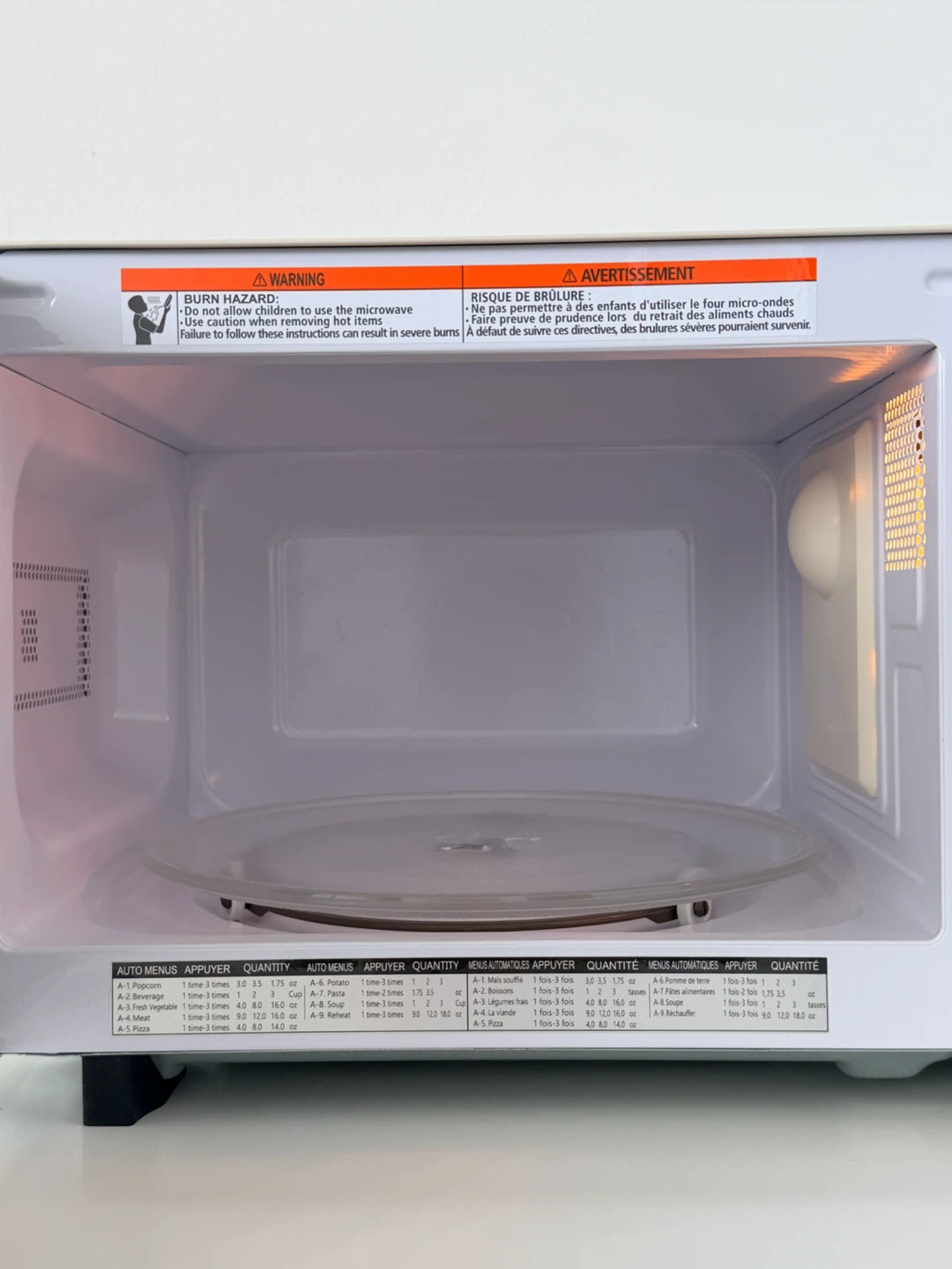 🍿 INSIGNIA Retro Microwave - photo 3