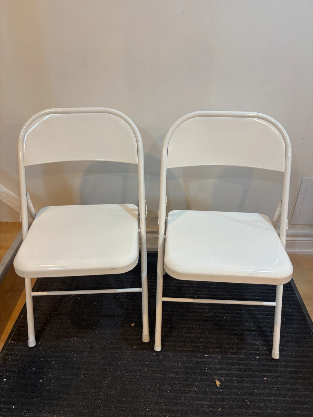 Pair of White Metal Folding Chairs – Korhani Home (Set of 2)