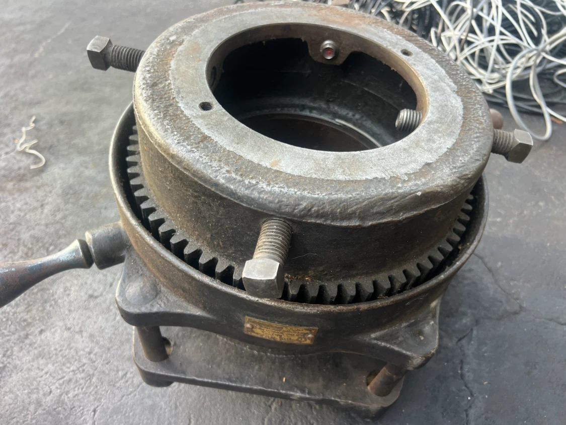 Vintage Pipe Threading Machine Tool - photo 2