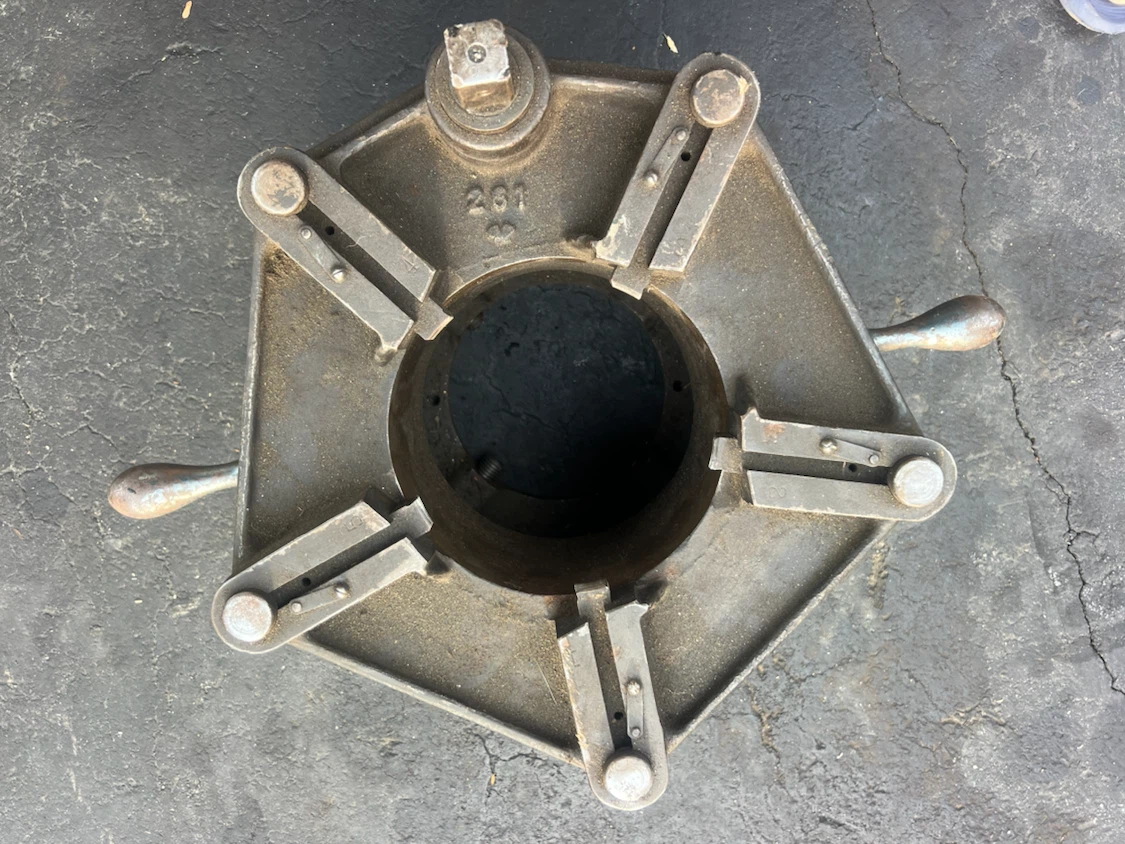 Vintage Pipe Threading Machine Tool - photo 4