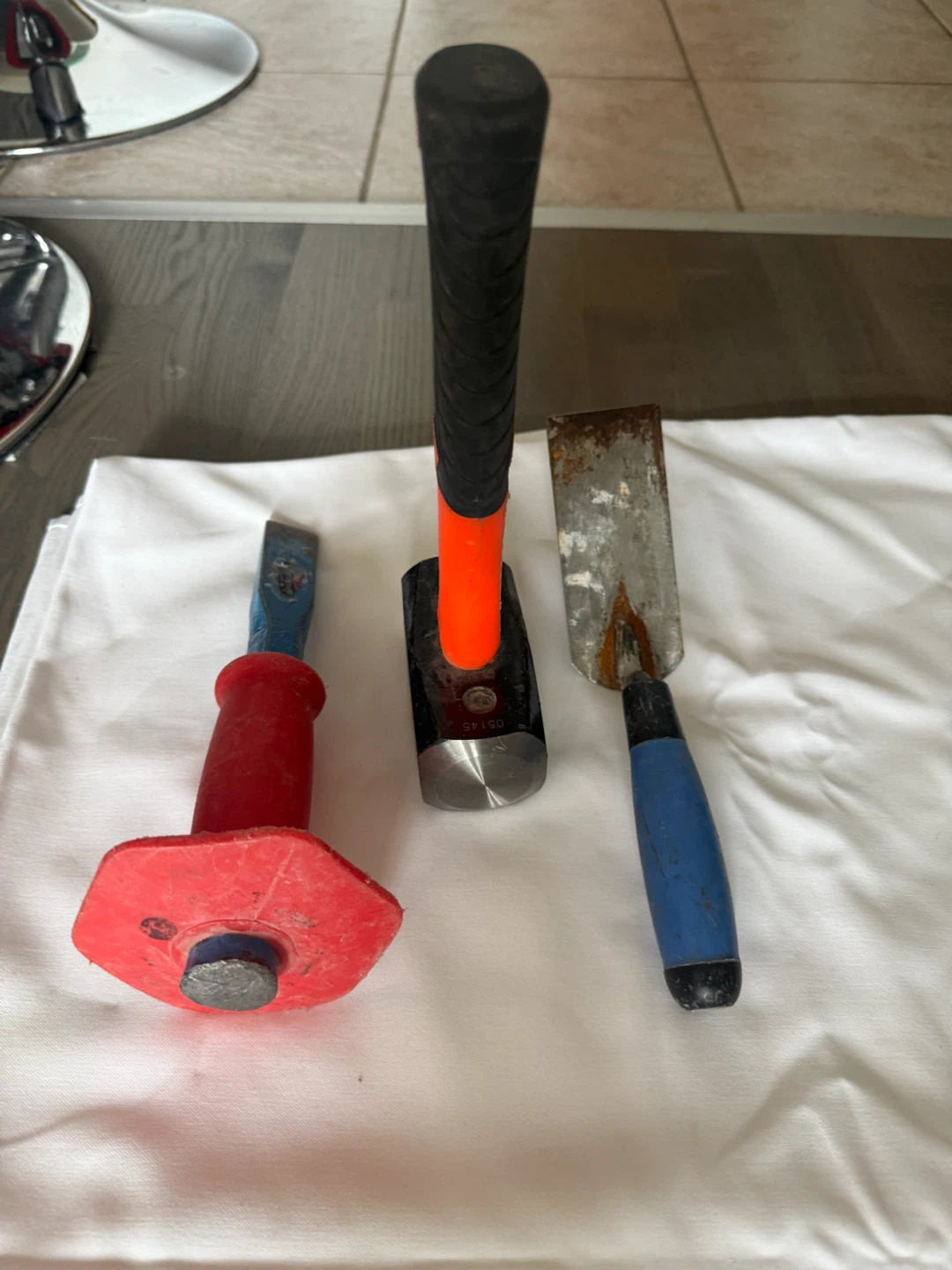 Masonry Tools Set: Chisel, Sledge Hammer, Trowel - photo 2