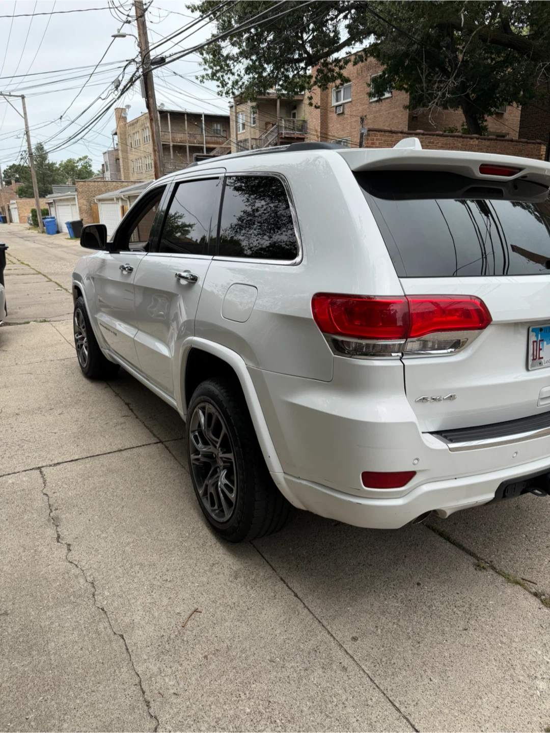 White Jeep Grand Cherokee - photo 5