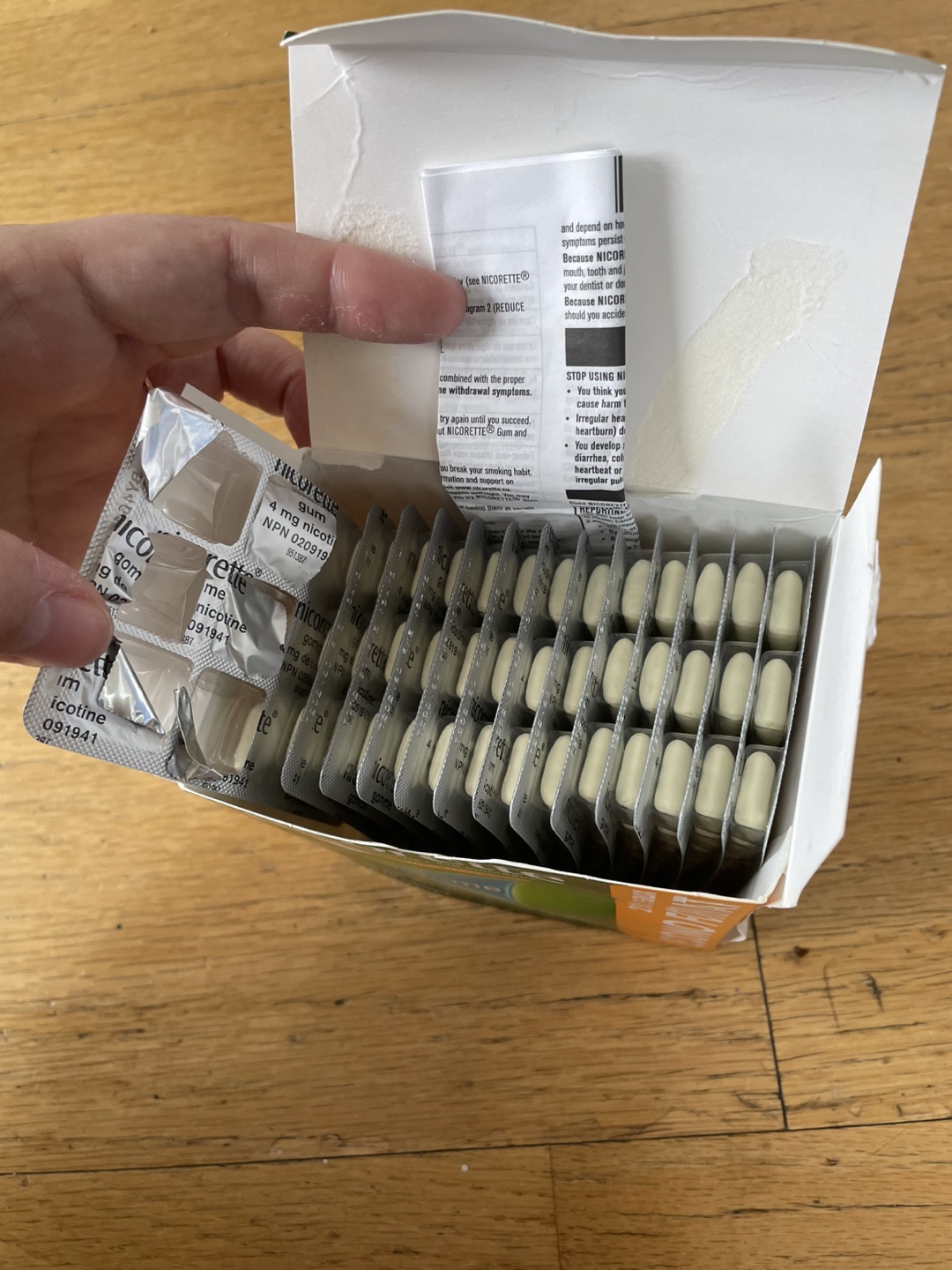Nicorette Gum Value Size Fresh Fruit Flavour - photo 2