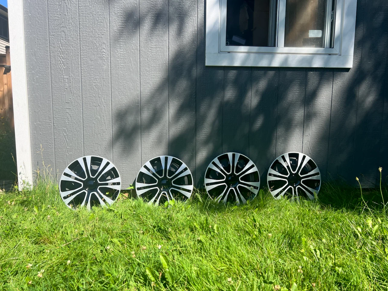 In Oshawa Set of 4 Wheel Covers new