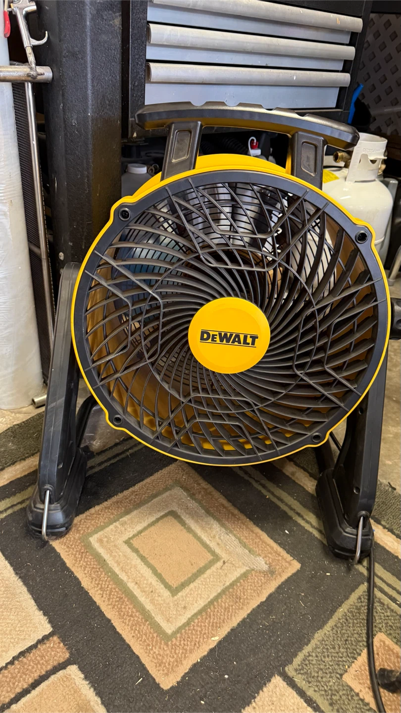 DEWALT 16” Benchtop Fan - photo 2