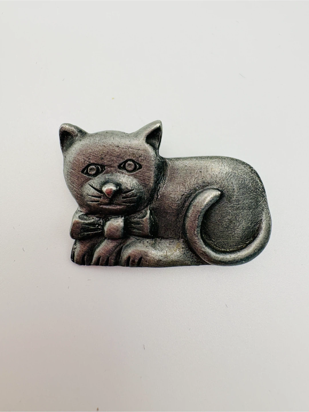 Pewter Cat Brooch with Bow Tie - photo 3