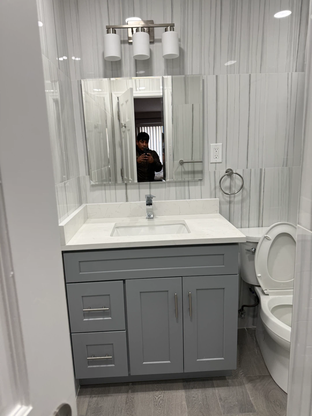 Toilet - photo 2