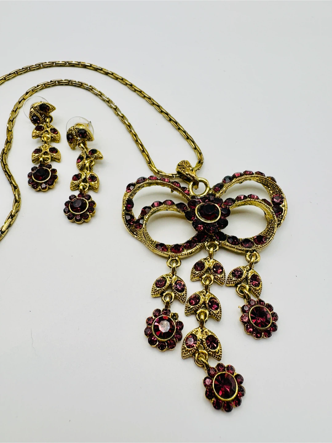 Gold-tone necklace and earring set with purple rhinestones - photo 3
