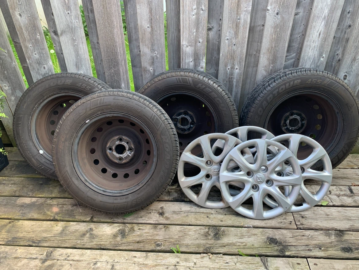 Set of 4 Road Tour 455 Tires, Rims and Hubcaps - photo 2