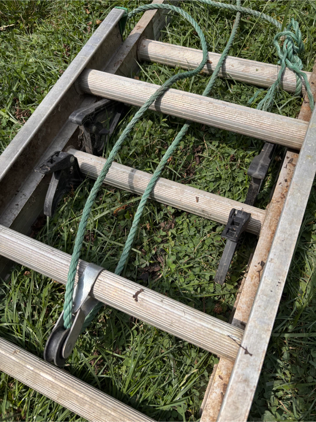 21’ Extension ladder - photo 2