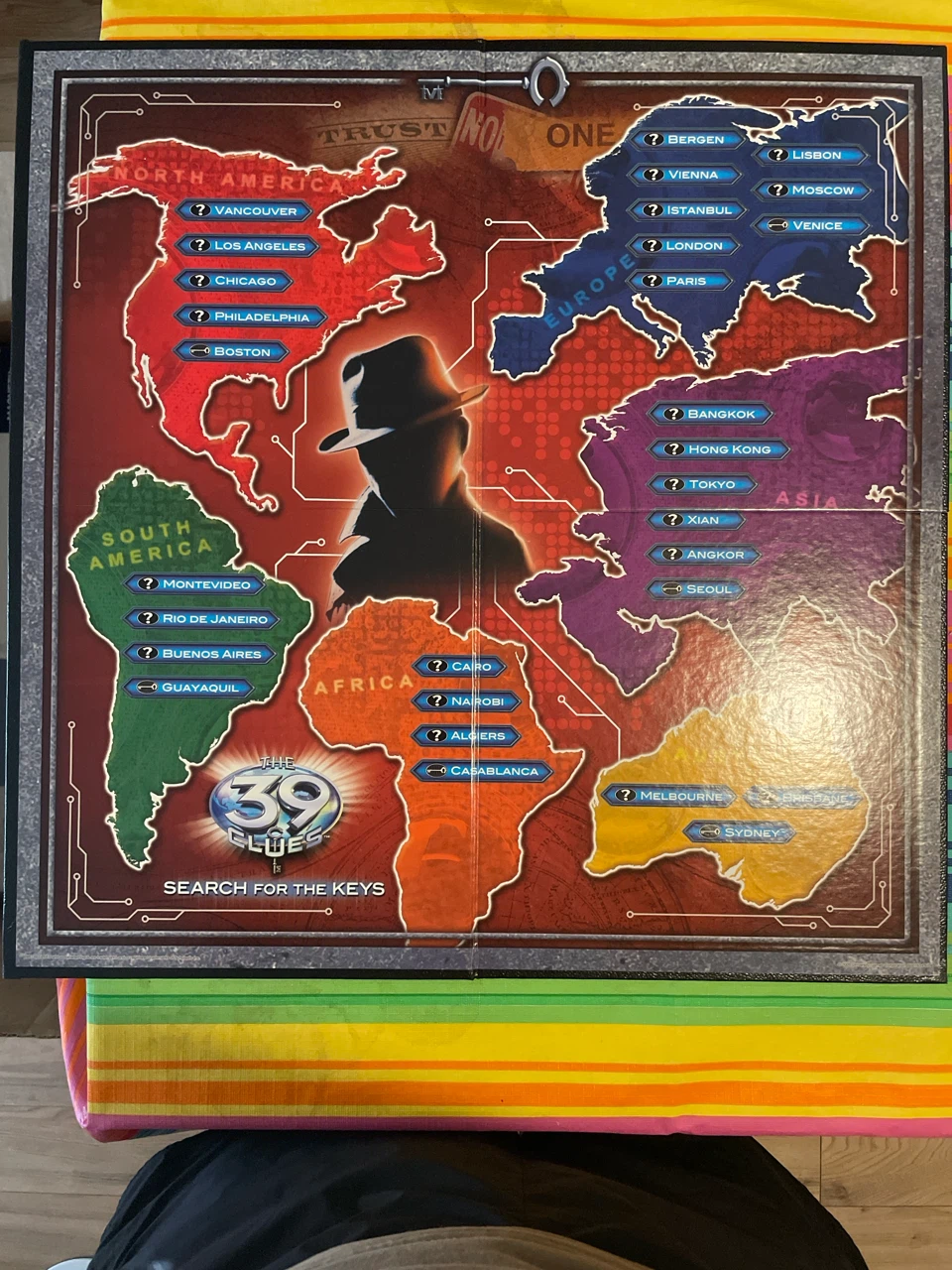 The 39 Clues Top Secret: Search for the Keys Board Game - photo 3