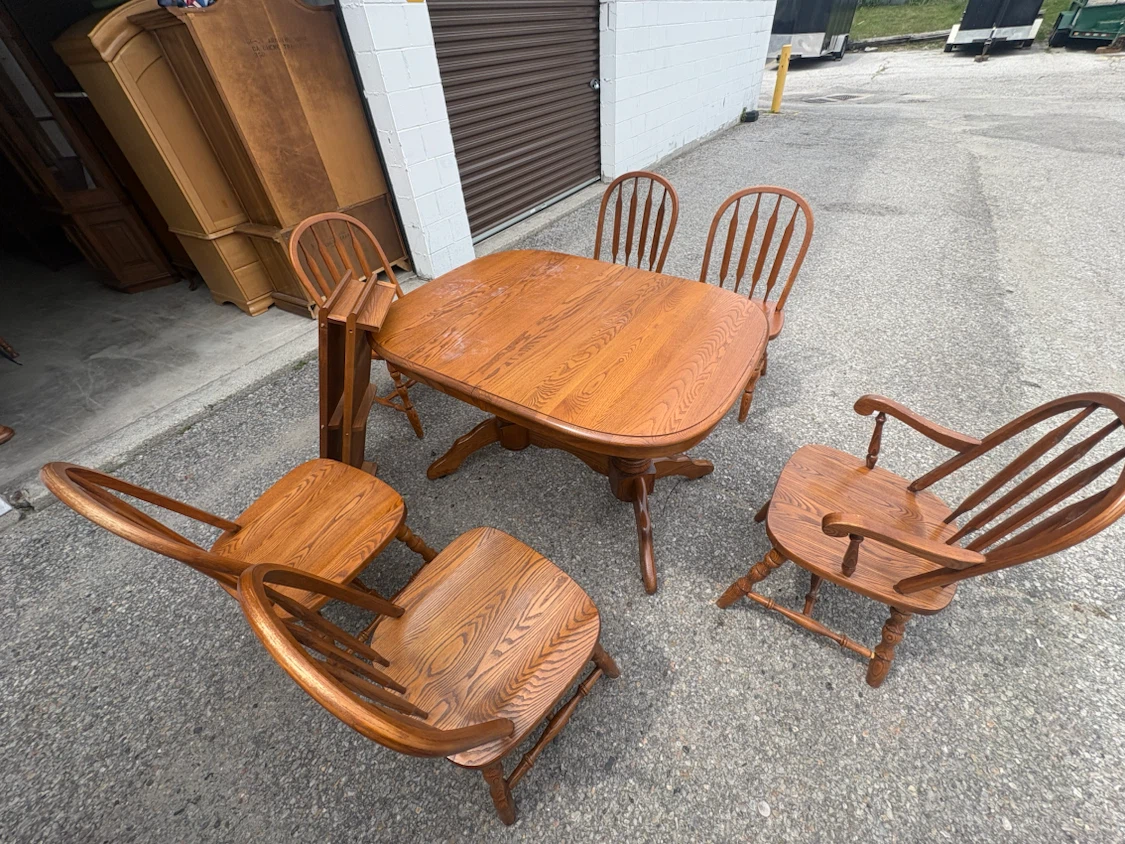 Free delivery used Wooden Dining Table with 6 Chairs