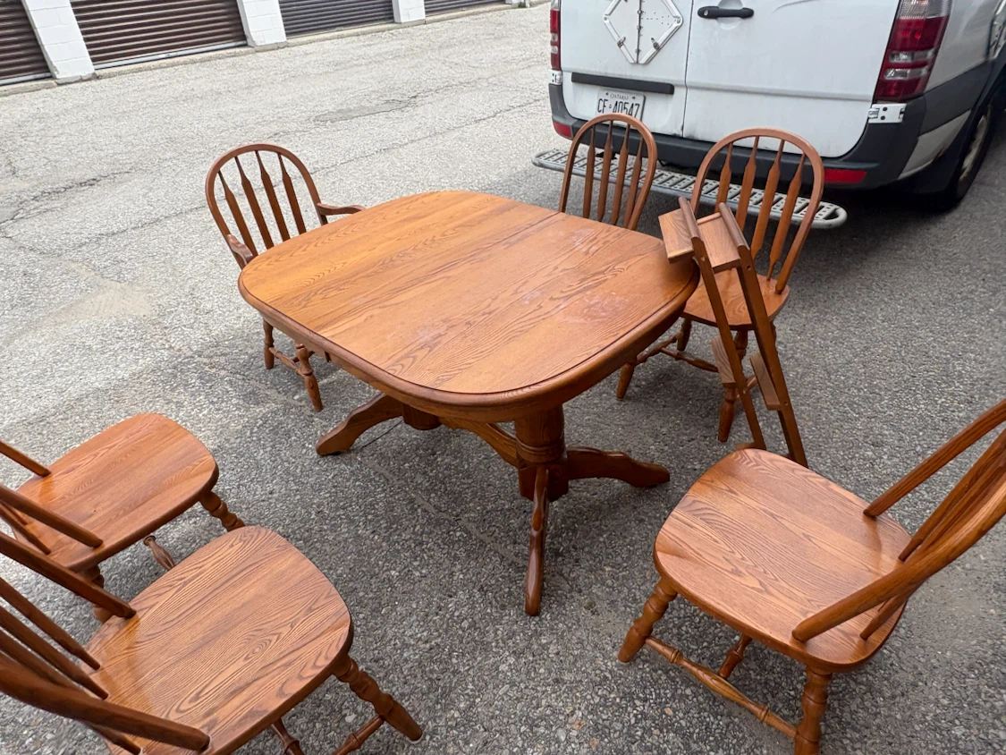 Free delivery used Wooden Dining Table with 6 Chairs - photo 4