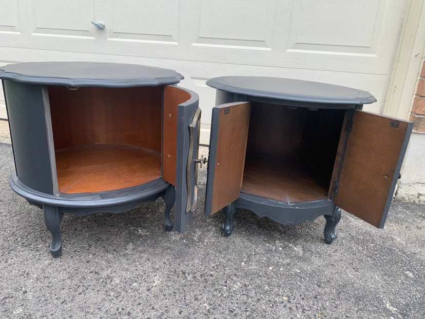 Set of 2 Dark Grey French Provincial Nightstands - photo 4