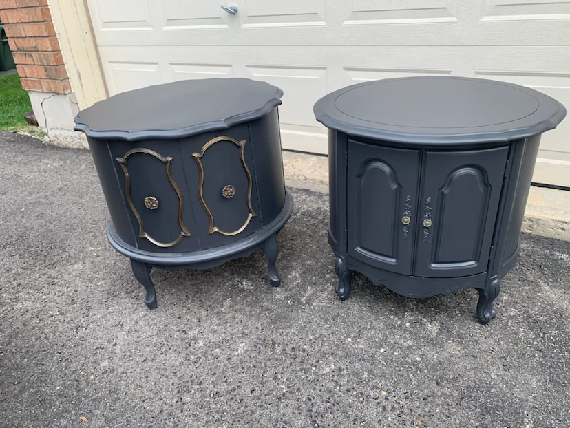 Set of 2 Dark Grey French Provincial Nightstands - photo 5